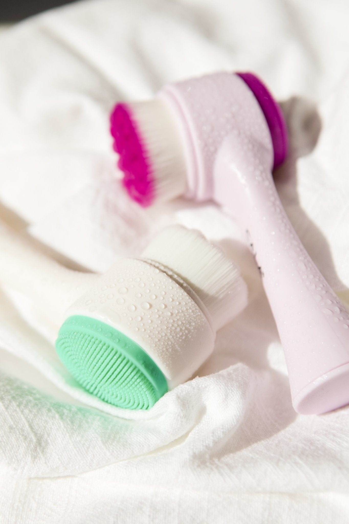 Facial Brush & Headband Set in Purple