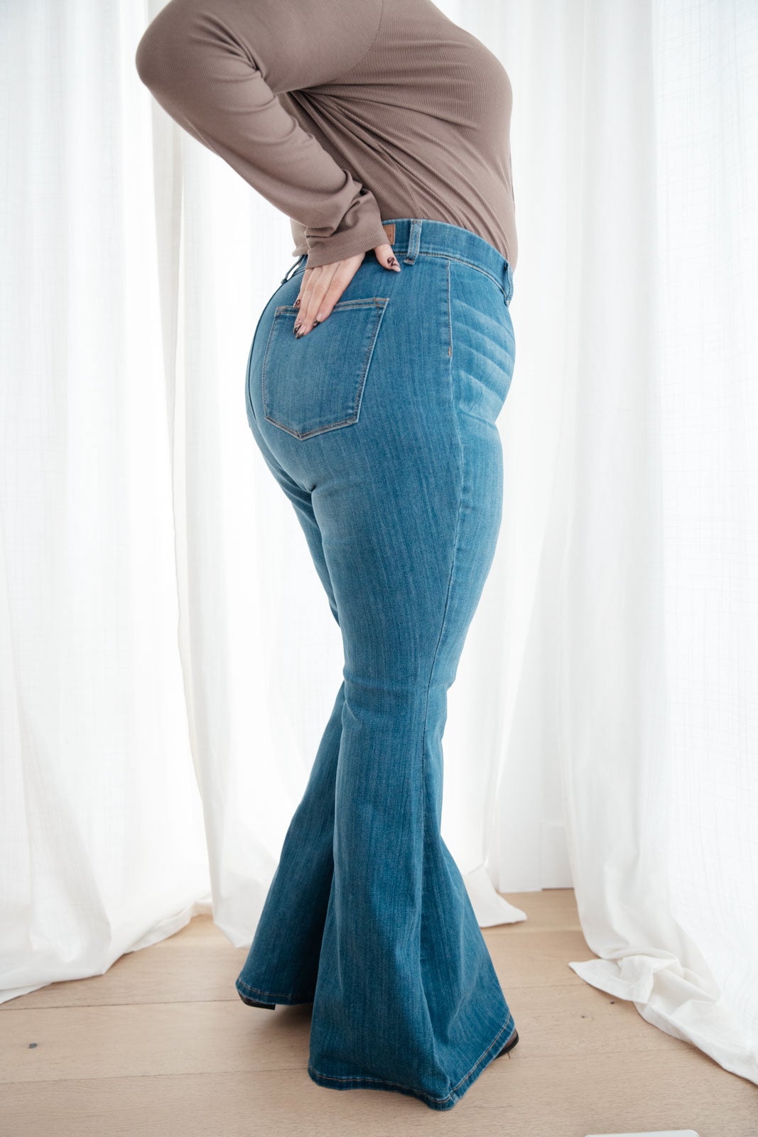 Happy in High Rise Flair Jegging