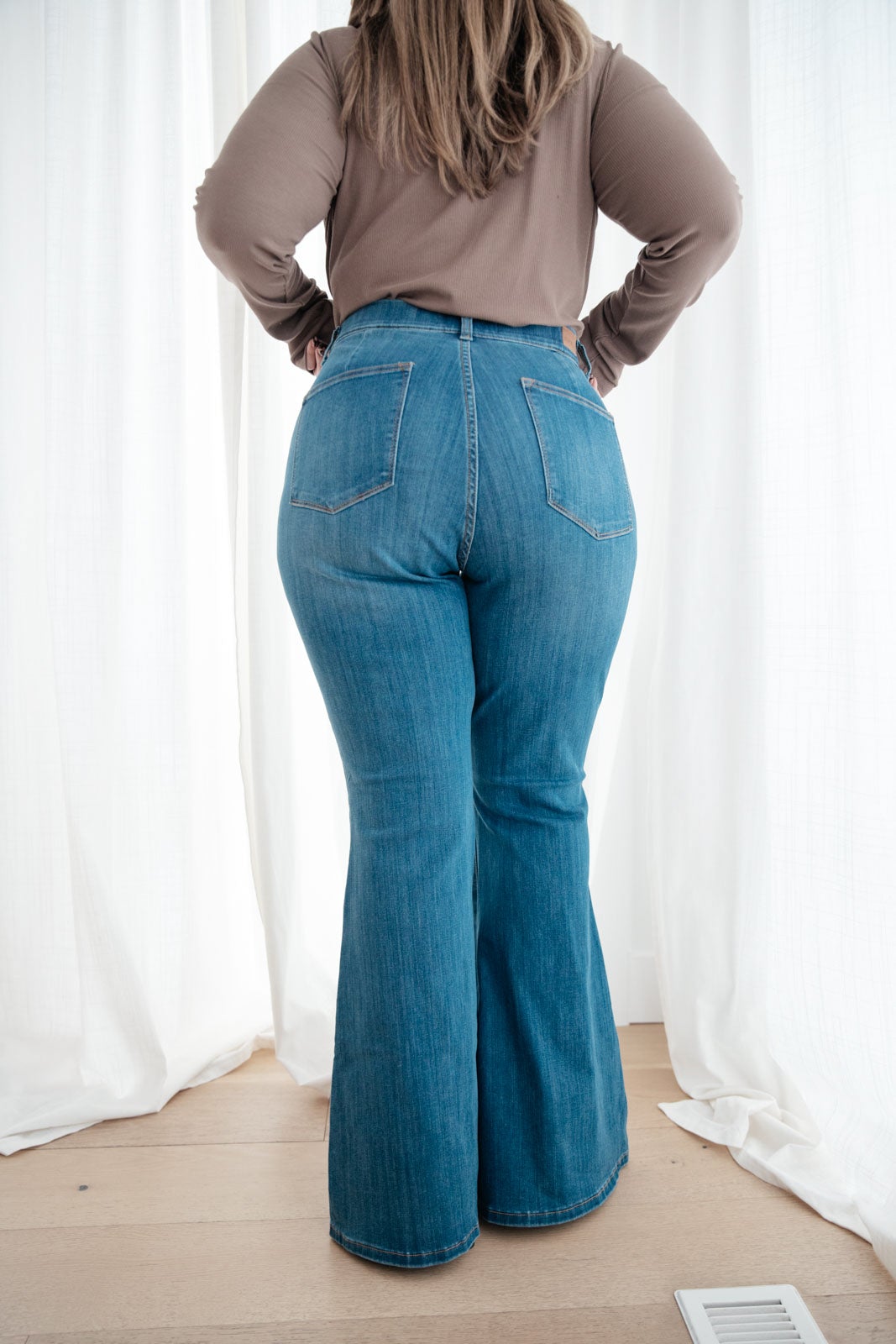 Happy in High Rise Flair Jegging
