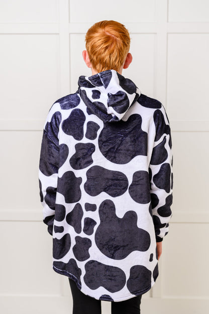 Kids Oversized Hoodie Blanket in Cow