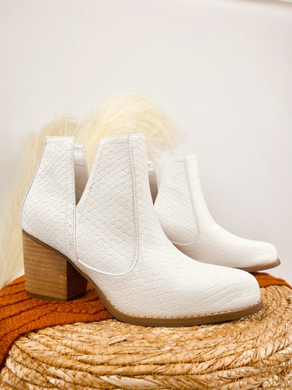 Tarim Bootie in White