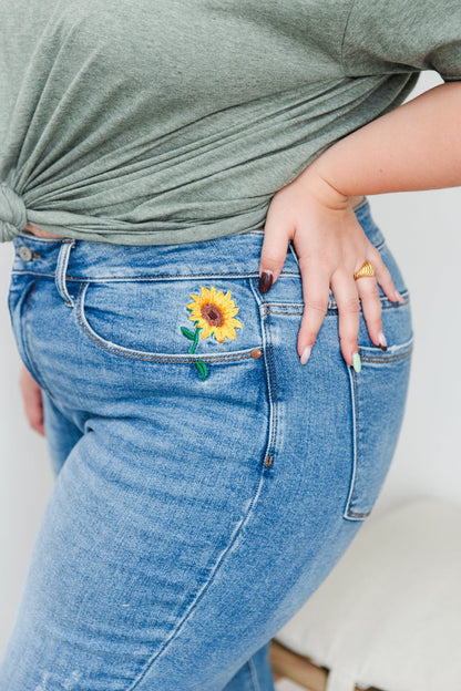 Relaxed Sunflower Embroidery Jeans