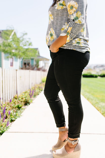 Back To Black Ripped Knee Skinny Jeans